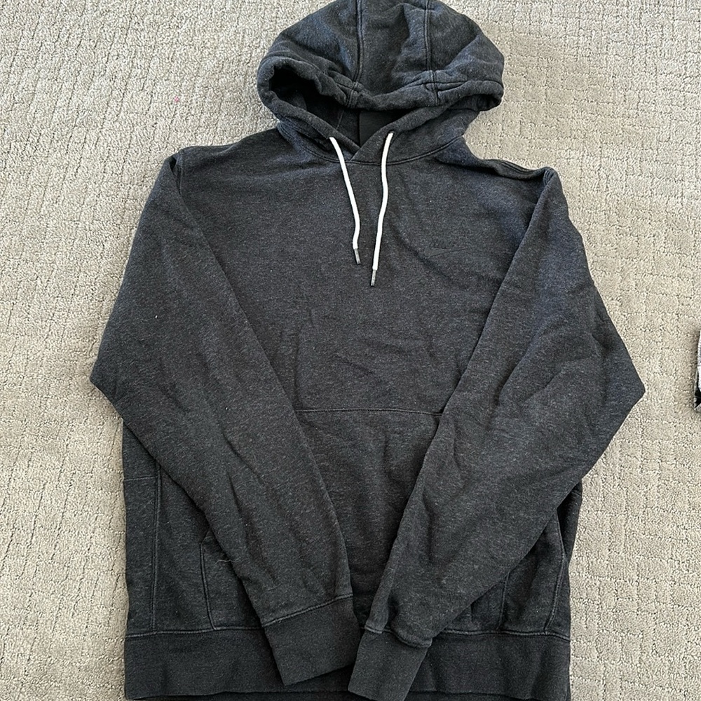 Men’s Nike hoodie- size small